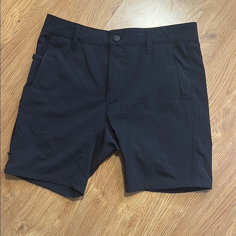 Mission Workshop Men’s Stahl LT (lightweight) Black Flat Front Shorts